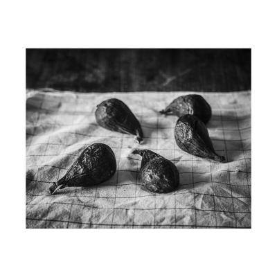 Cinq figues sur un torchon